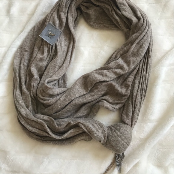 Donni Charm cashmere scarf - Picture 3 of 3